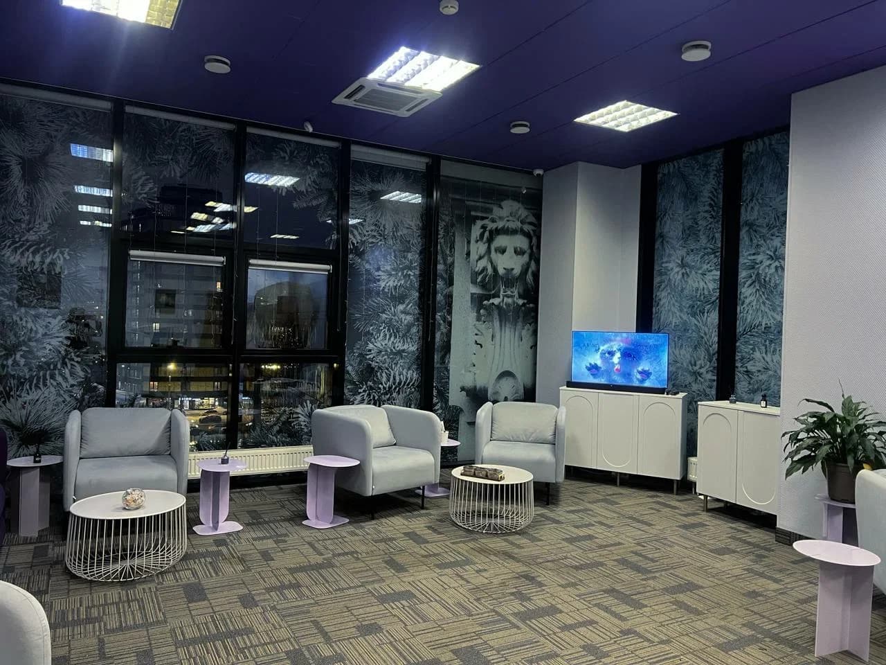 Ресепшен и зона встречи Aifory Pro в Санкт-Петербурге
