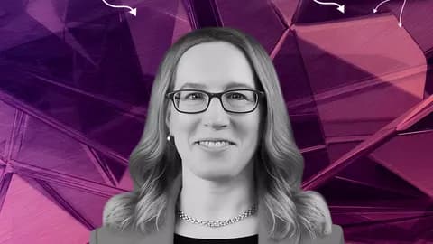 Хестер Пирс предложила сократить сбор данных в KYC/AML